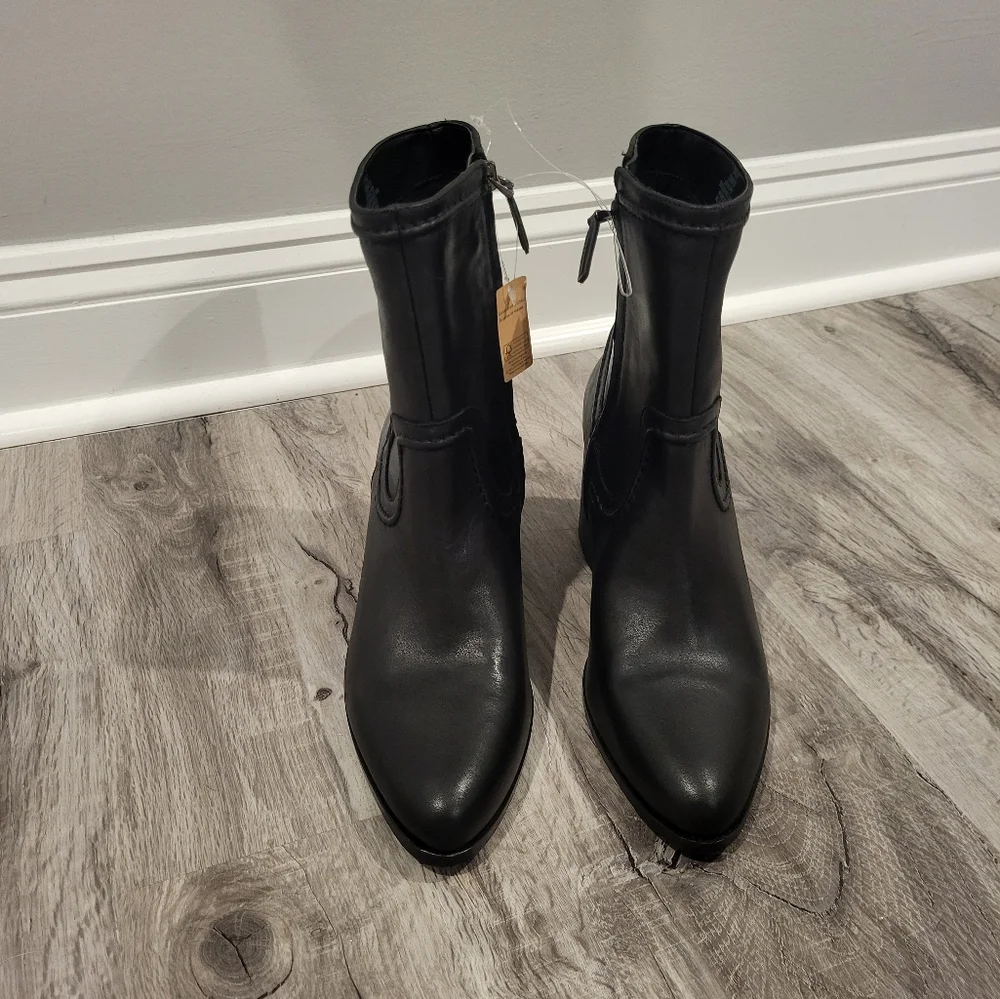 Vince Camuto Black Boots - Picture 2 of 4